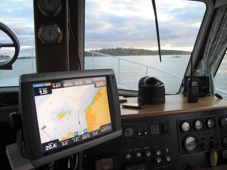 Garmin_5212_GMR24HD_cPanbo.JPG