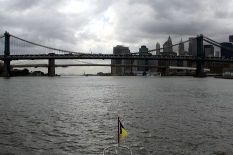 Gizmo_East_River_NYC_9-2012_cPanbo.jpg