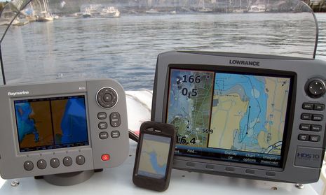 Navionics_charts_on_Li'l_Gizmo_cPanbo.JPG